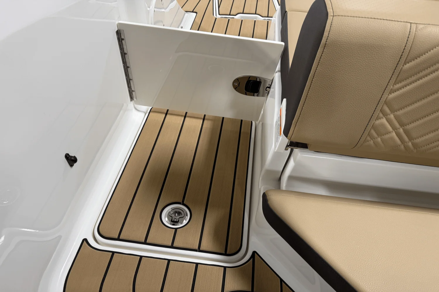 2026 Sea Ray SDX 230 Outboard Image Thumbnail #24