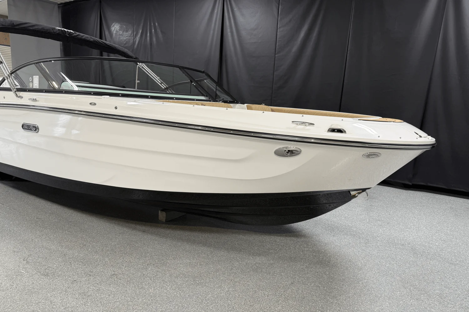 2026 Sea Ray SDX 230 Outboard Image Thumbnail #4