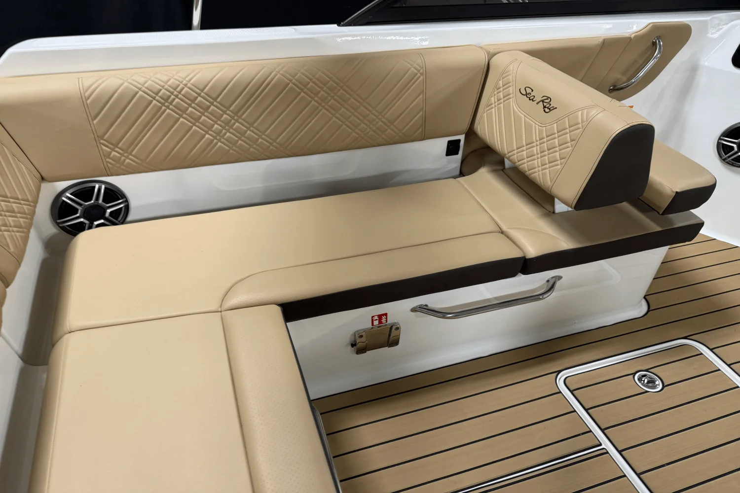 2026 Sea Ray SDX 230 Outboard Image Thumbnail #29