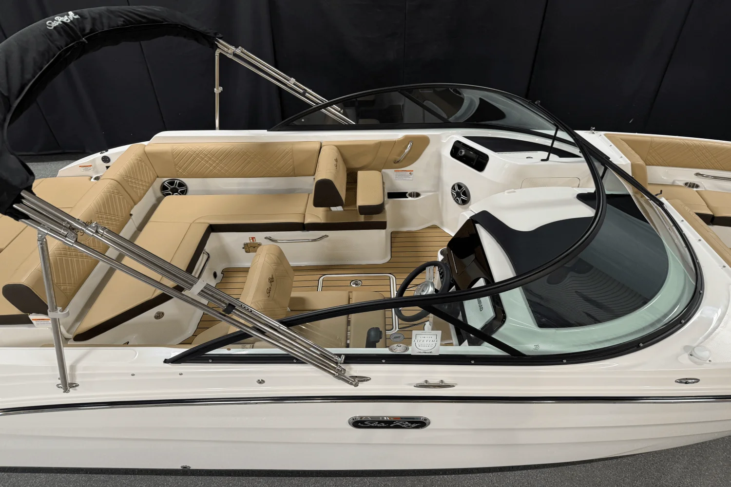 2026 Sea Ray SDX 230 Outboard Image Thumbnail #6