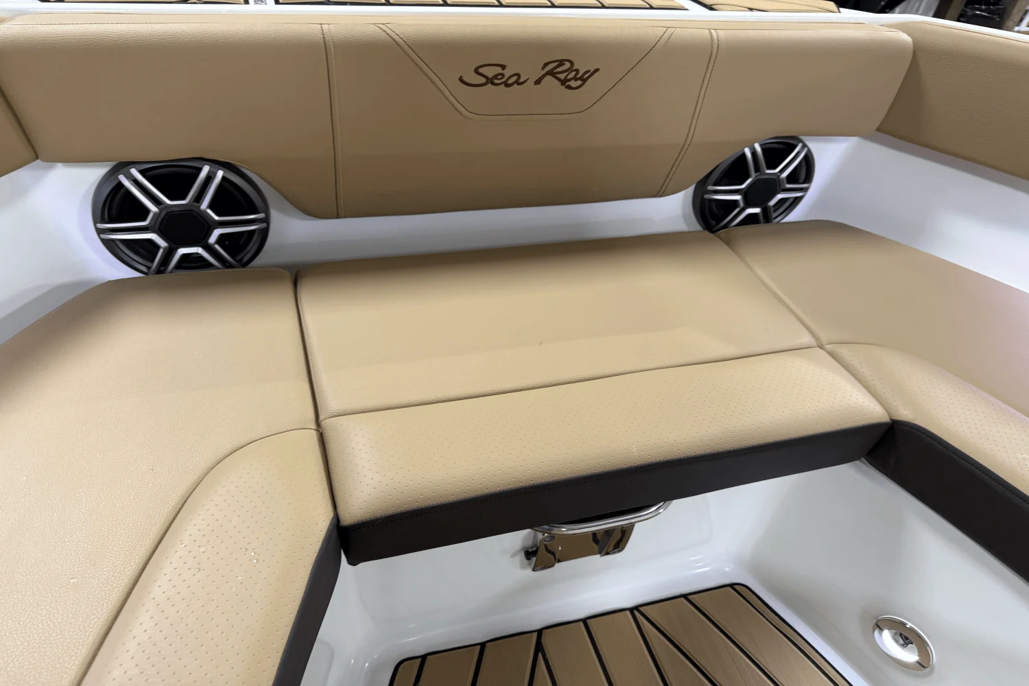 2026 Sea Ray SDX 230 Outboard Image Thumbnail #82