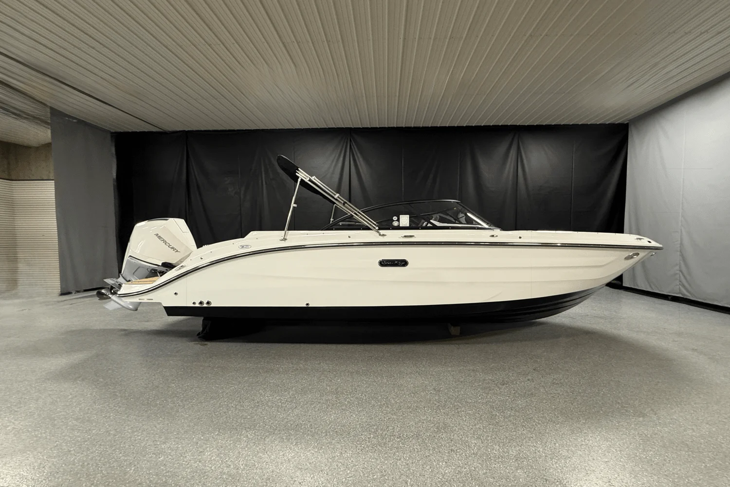 2026 Sea Ray SDX 230 Outboard Image Thumbnail #0