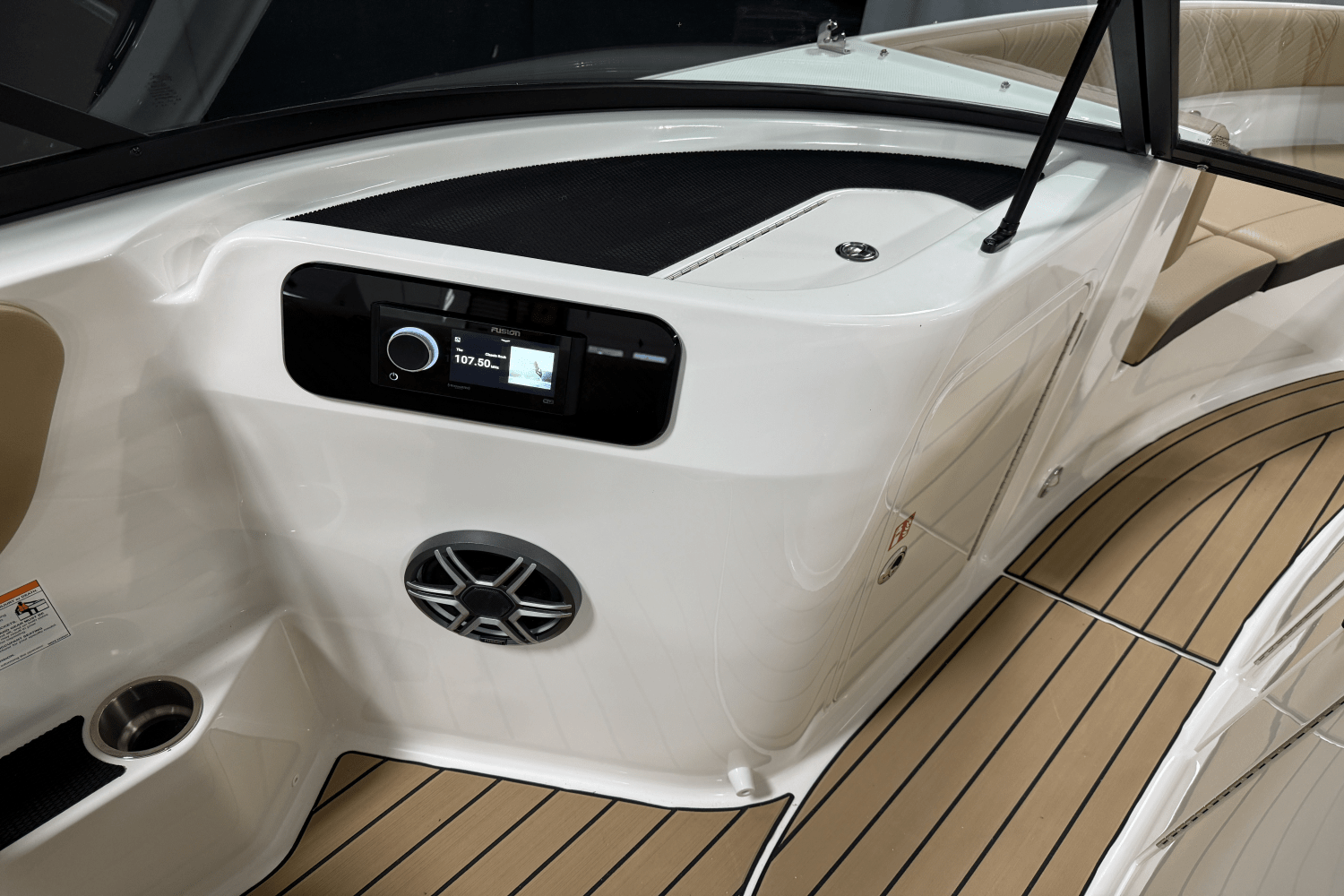 2026 Sea Ray SDX 230 Outboard Image Thumbnail #37