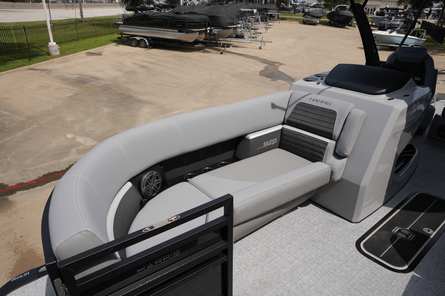 2025 Harris 230 Solstice Image Thumbnail #10