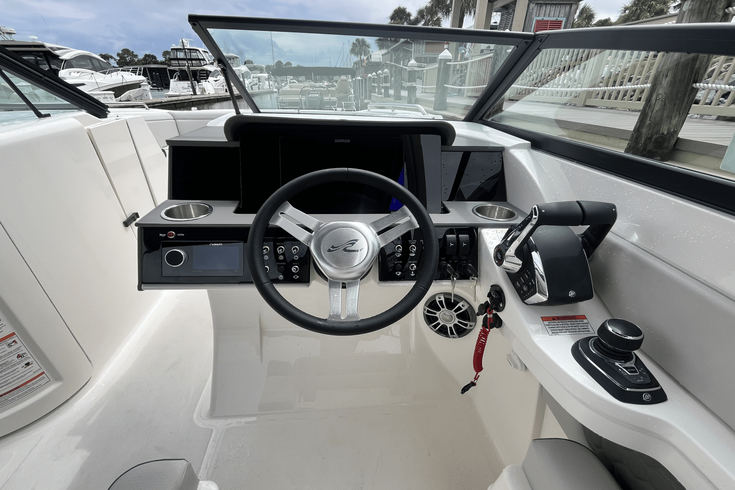 2025 Sea Ray SDX 290 Outboard Image Thumbnail #10