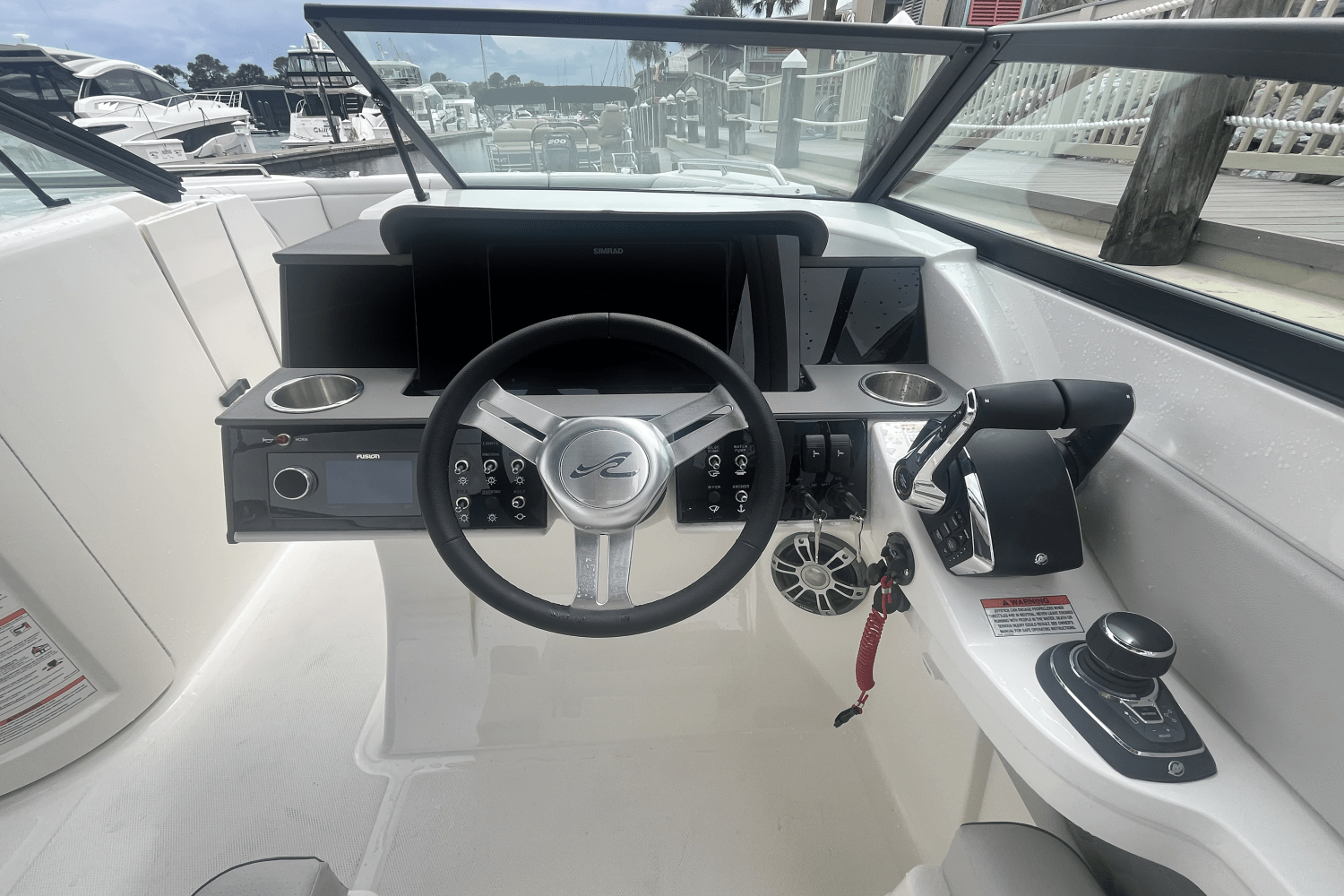 2025 Sea Ray SDX 290 Outboard Image Thumbnail #11