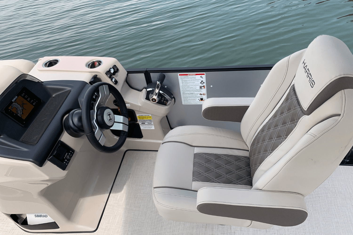 2025 Harris 250 Sunliner Sport Image Thumbnail #12