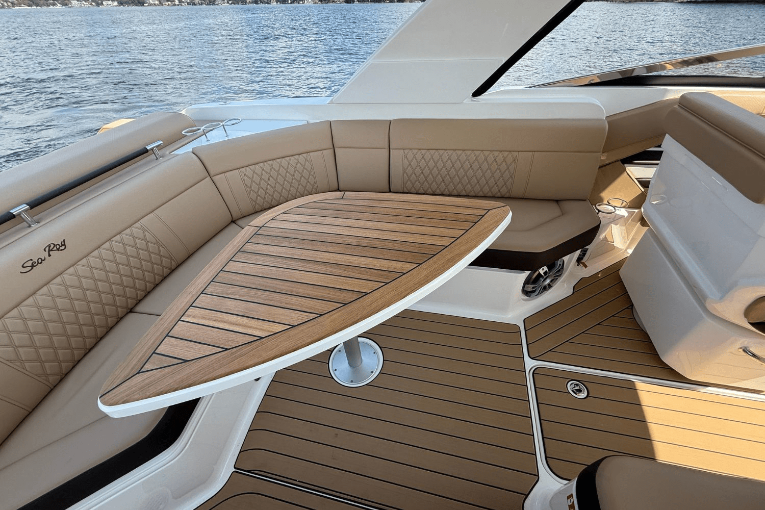 2026 Sea Ray SLX 310 Image Thumbnail #13