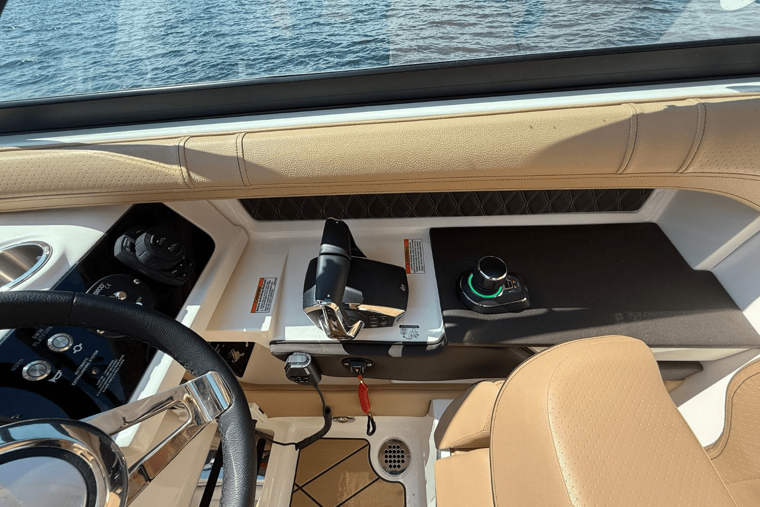 2026 Sea Ray SLX 310 Image Thumbnail #23