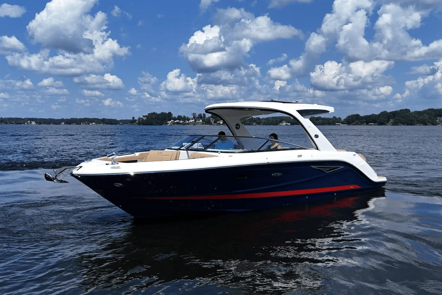 2026 Sea Ray SLX 310 Image Thumbnail #4