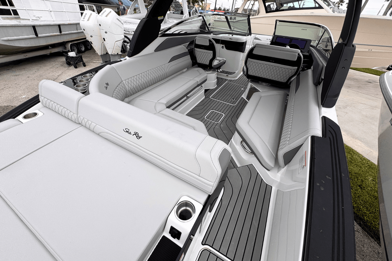 2025 Sea Ray SLX 280 Outboard Image Thumbnail #6