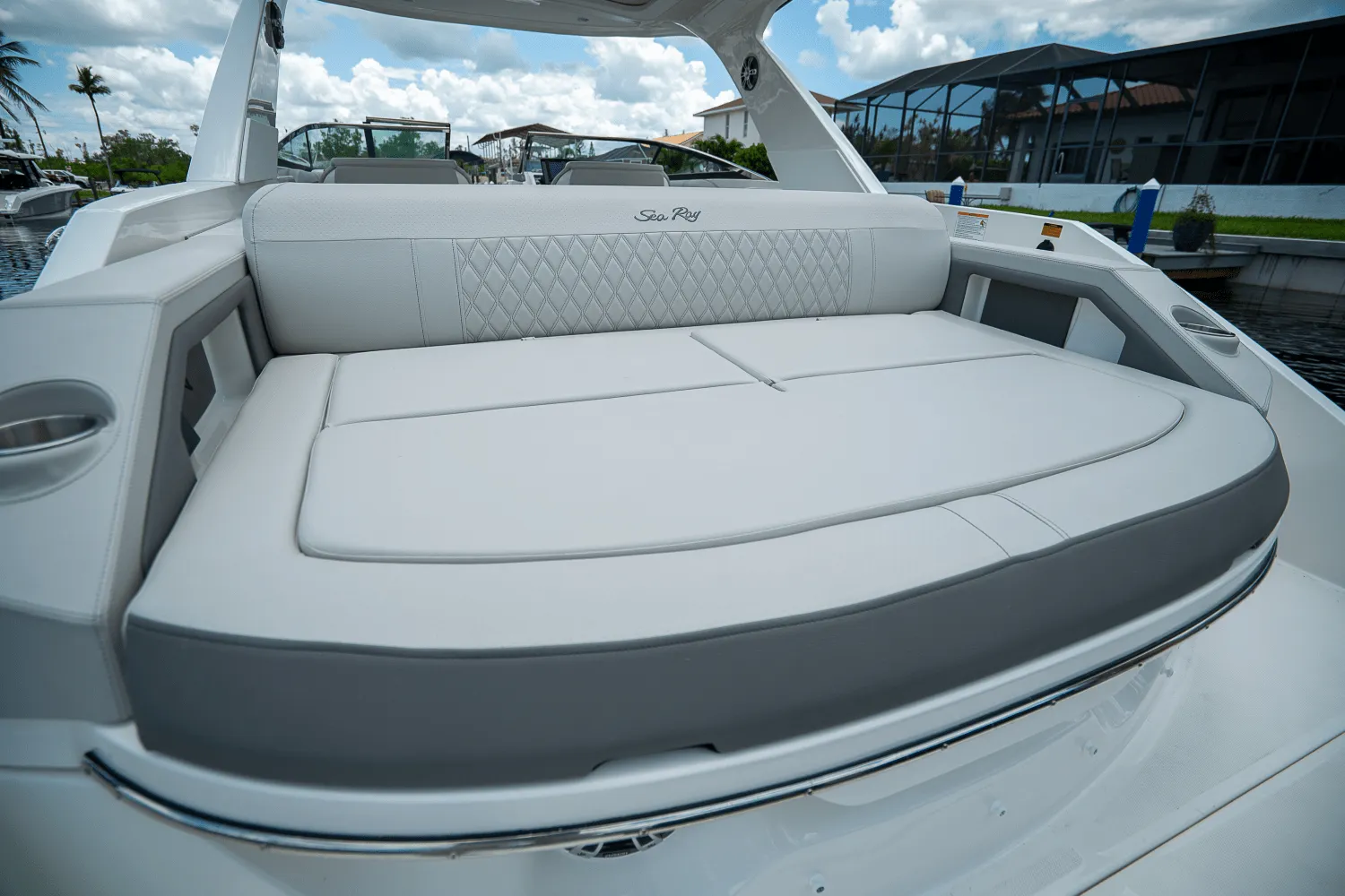 2026 Sea Ray SLX 310 Ouboard Image Thumbnail #4