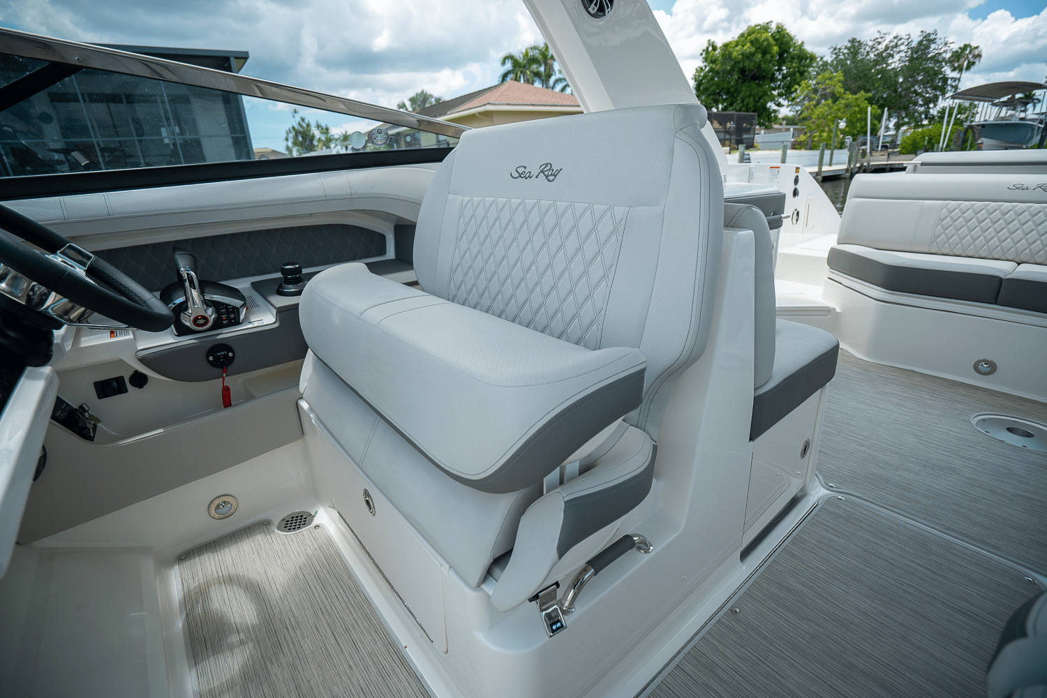 2026 Sea Ray 310SLX-OB Image Thumbnail #11