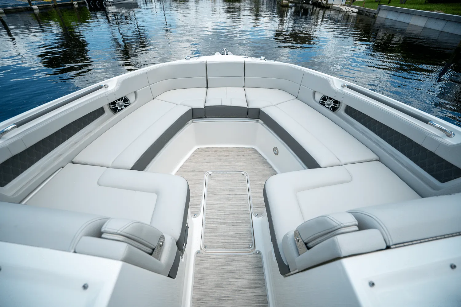 2026 Sea Ray SLX 310 Ouboard Image Thumbnail #20