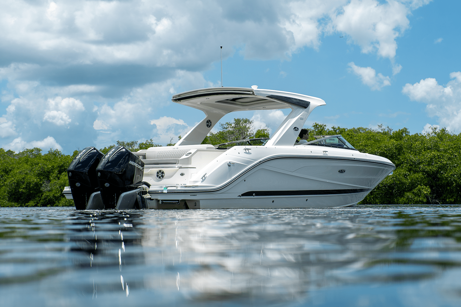 2026 Sea Ray SLX 310 Outboard Image Thumbnail #34