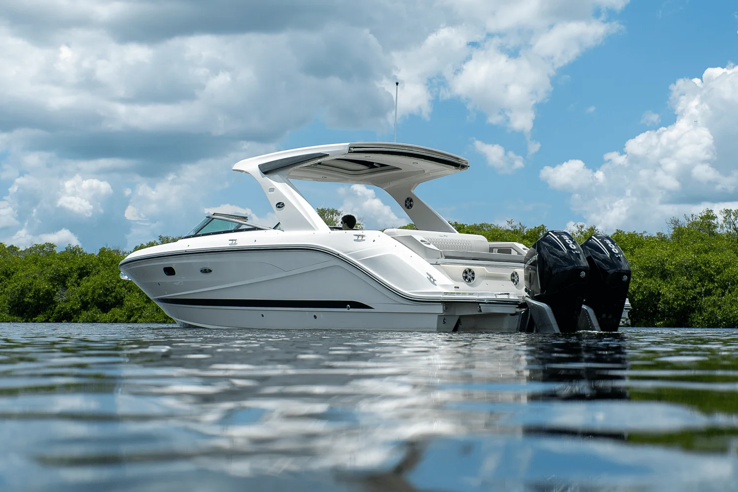 2026 Sea Ray SLX 310 Outboard Image Thumbnail #30