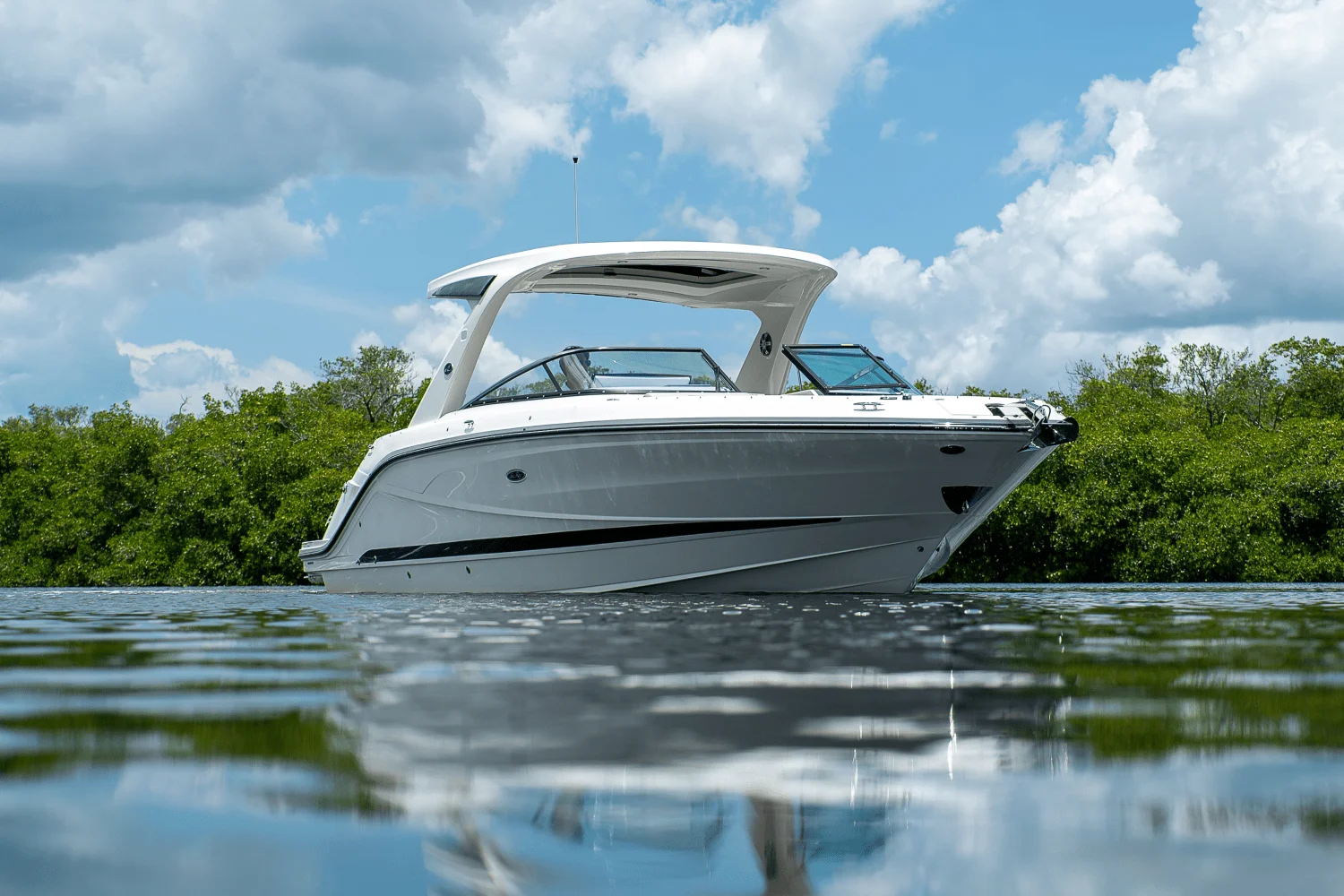 2026 Sea Ray SLX 310 Outboard Image Thumbnail #26