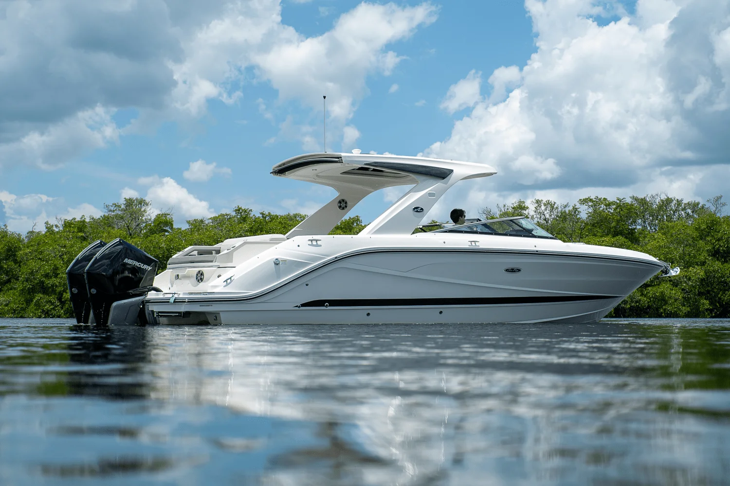 2026 Sea Ray SLX 310 Outboard Image Thumbnail #24