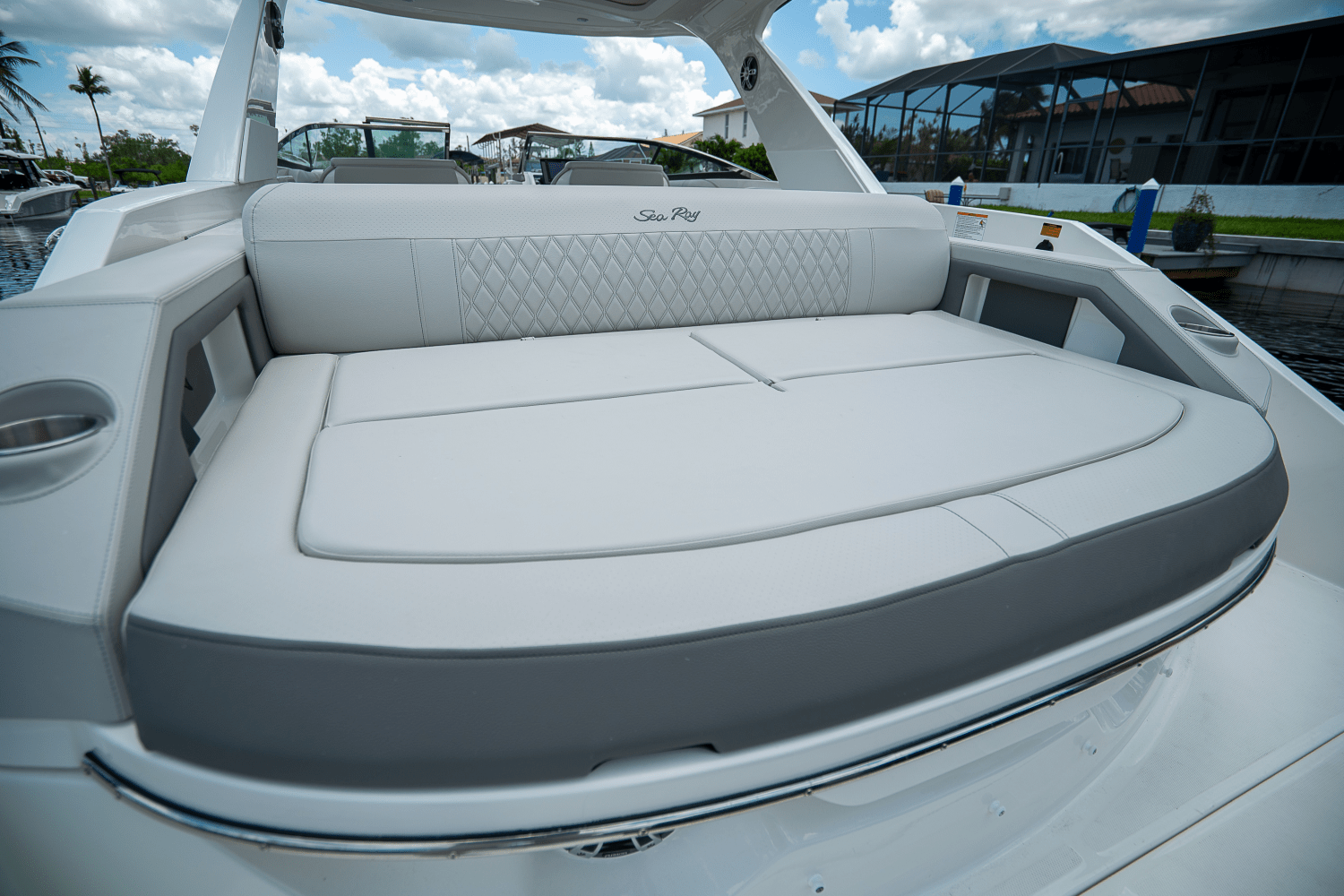 2026 Sea Ray SLX 310 Outboard Image Thumbnail #4