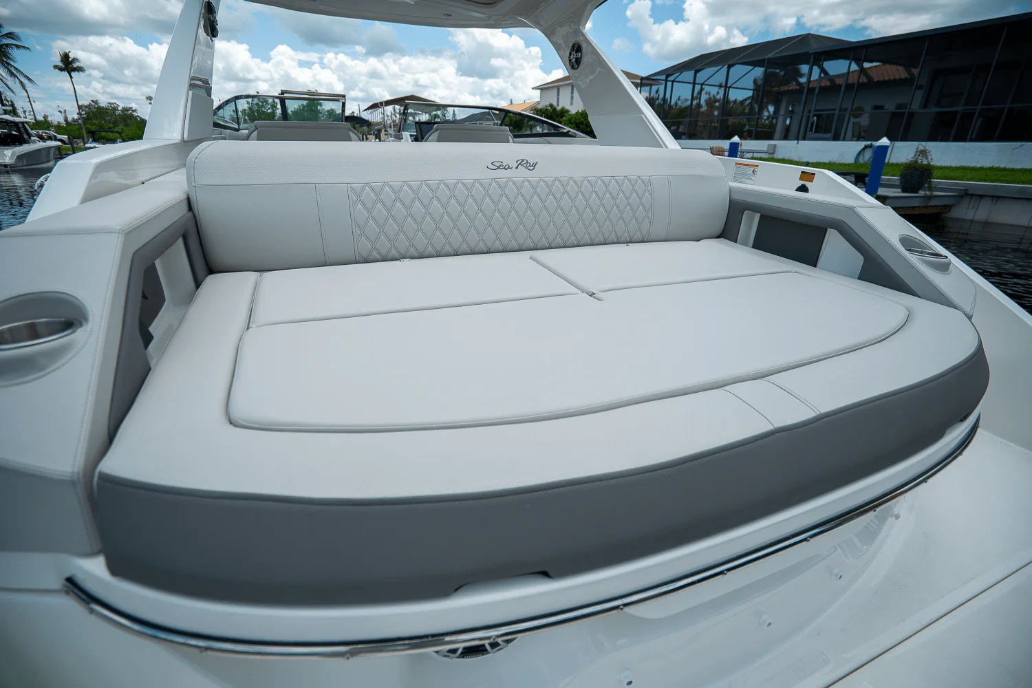 2026 Sea Ray SLX 310 Outboard Image Thumbnail #4