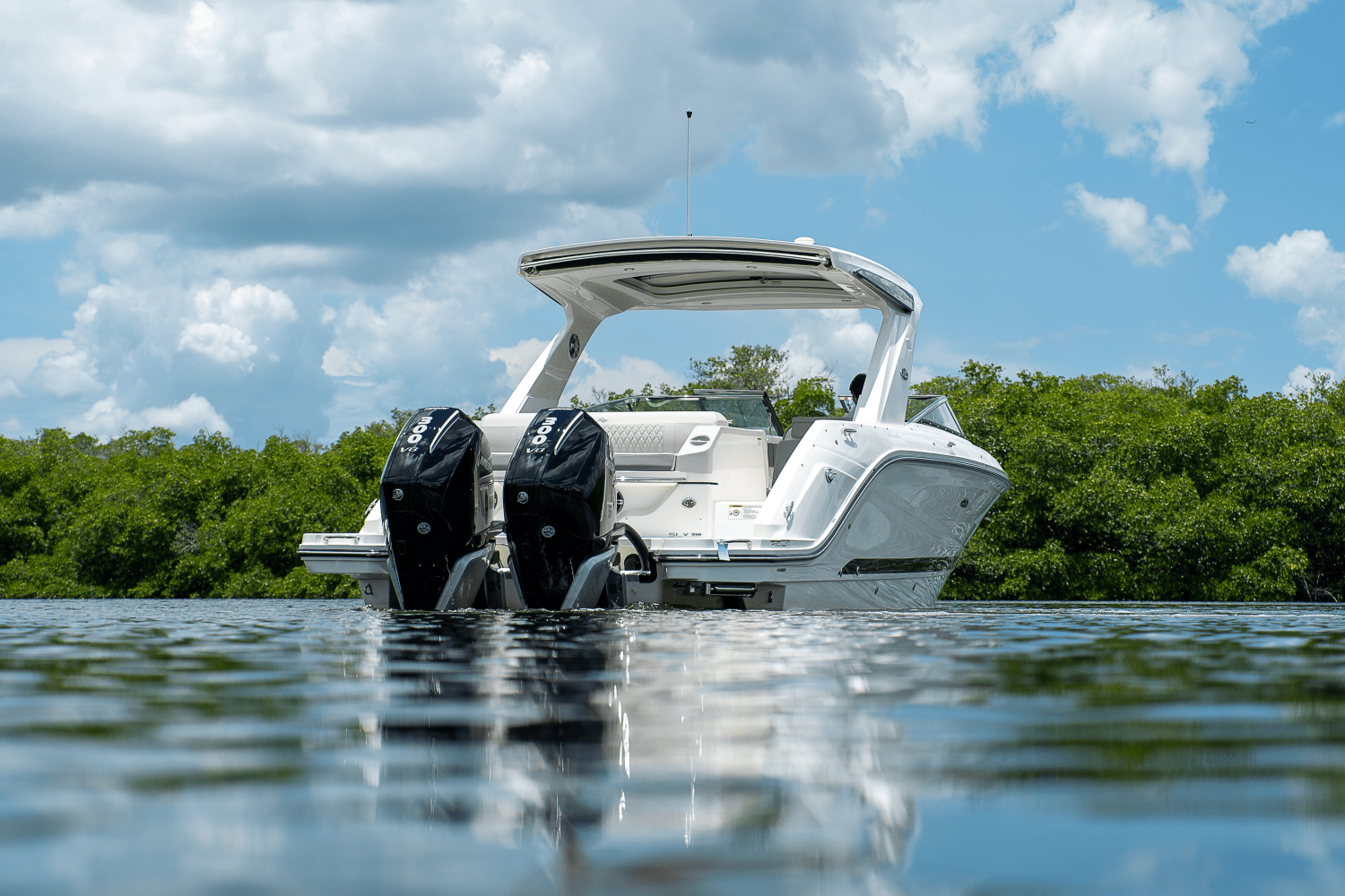 2026 Sea Ray SLX 310 Outboard Image Thumbnail #33