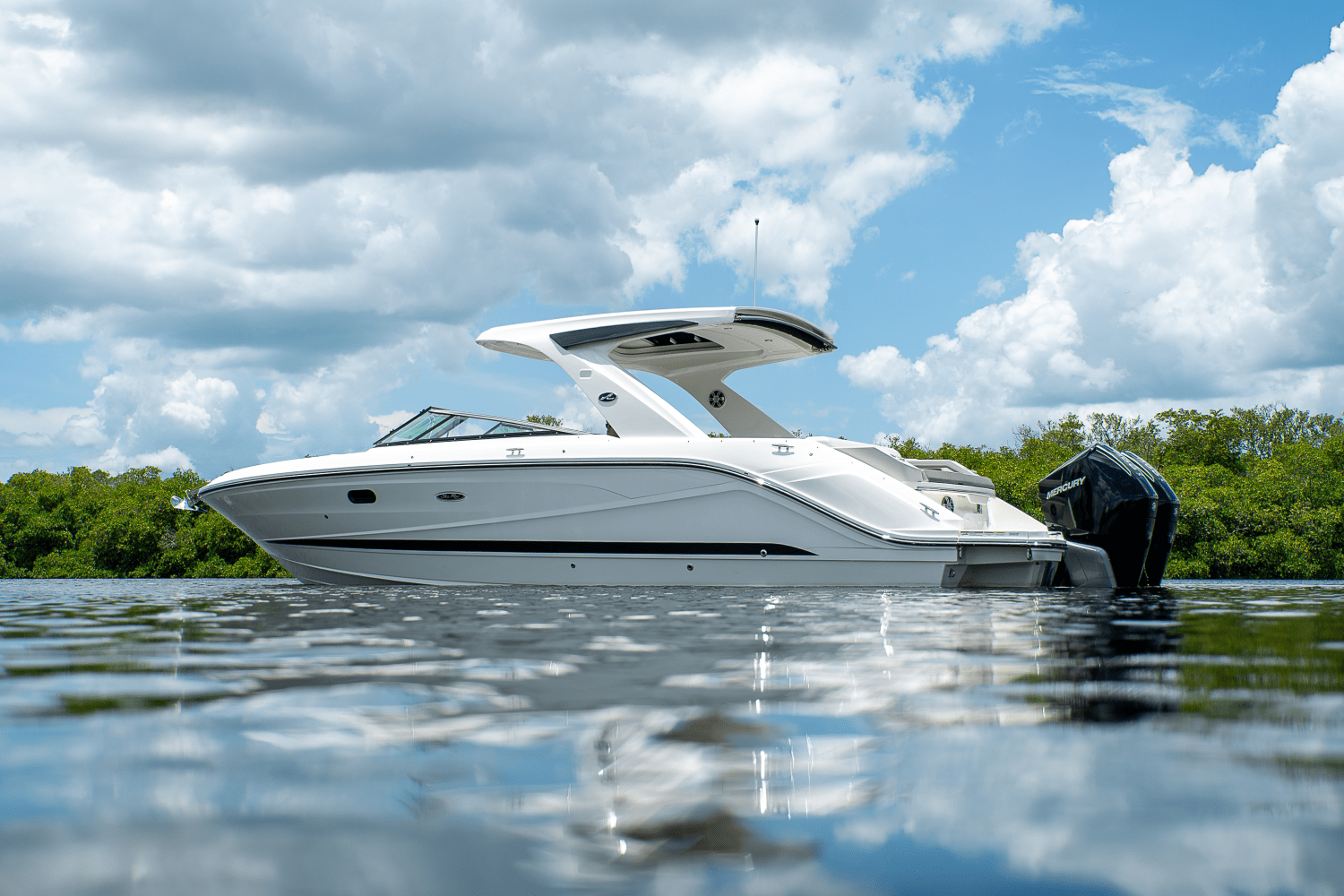 2026 Sea Ray SLX 310 Outboard Image Thumbnail #1