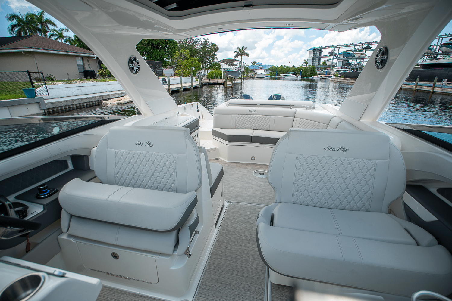 2026 Sea Ray SLX 310 Outboard Image Thumbnail #19