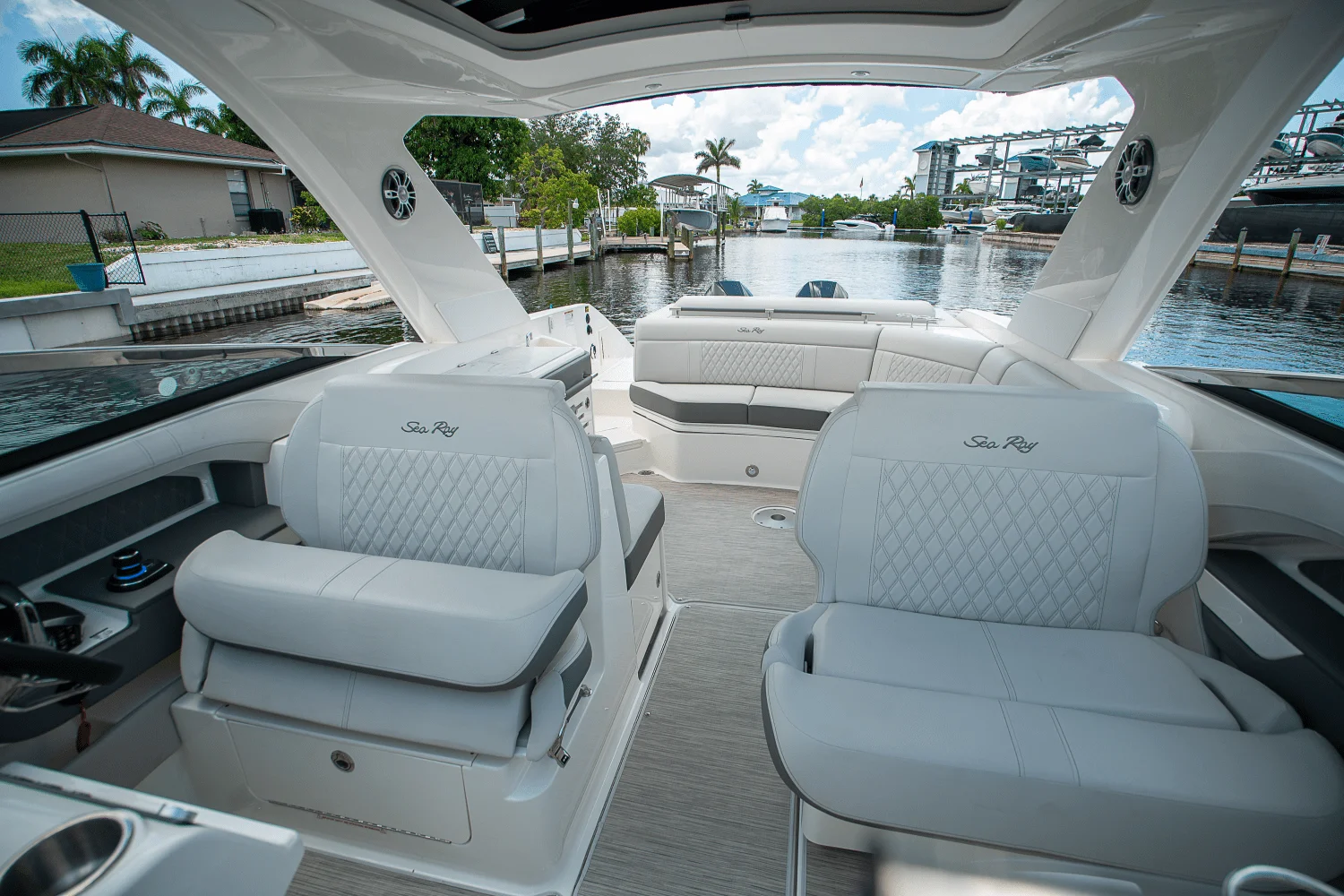 2026 Sea Ray SLX 310 Outboard Image Thumbnail #19