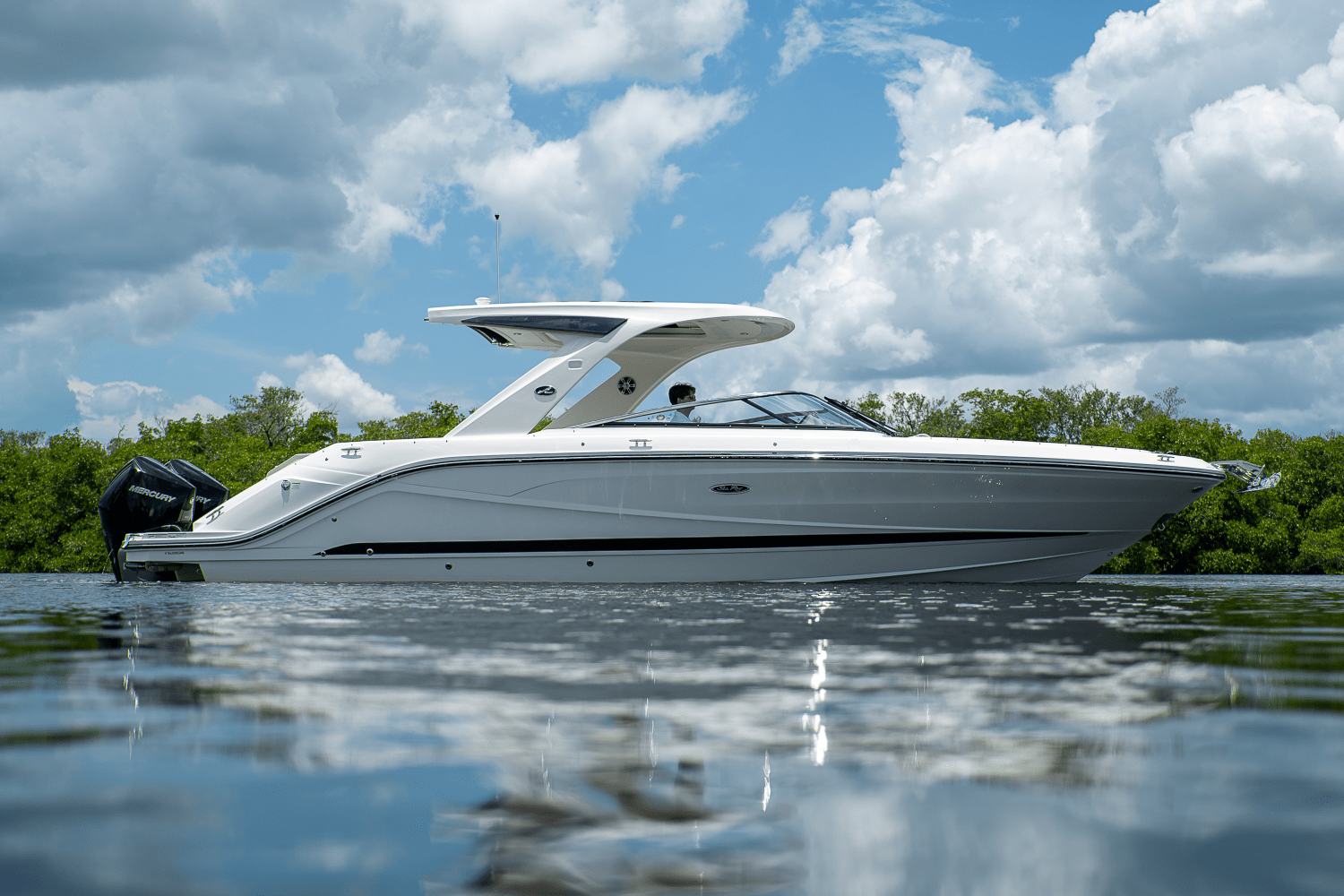 2026 Sea Ray SLX 310 Outboard Image Thumbnail #25