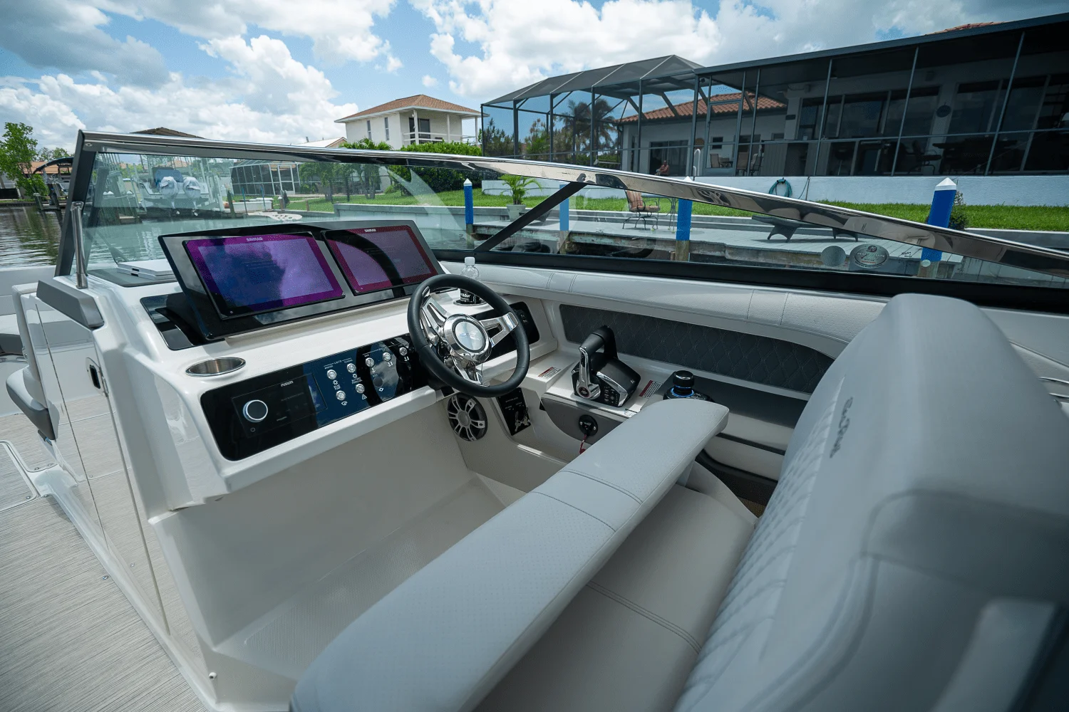 2026 Sea Ray SLX 310 Outboard Image Thumbnail #14