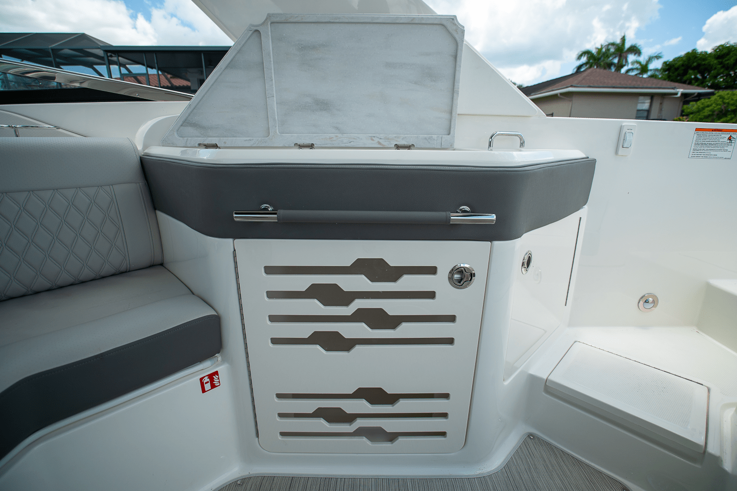 2026 Sea Ray SLX 310 Outboard Image Thumbnail #9