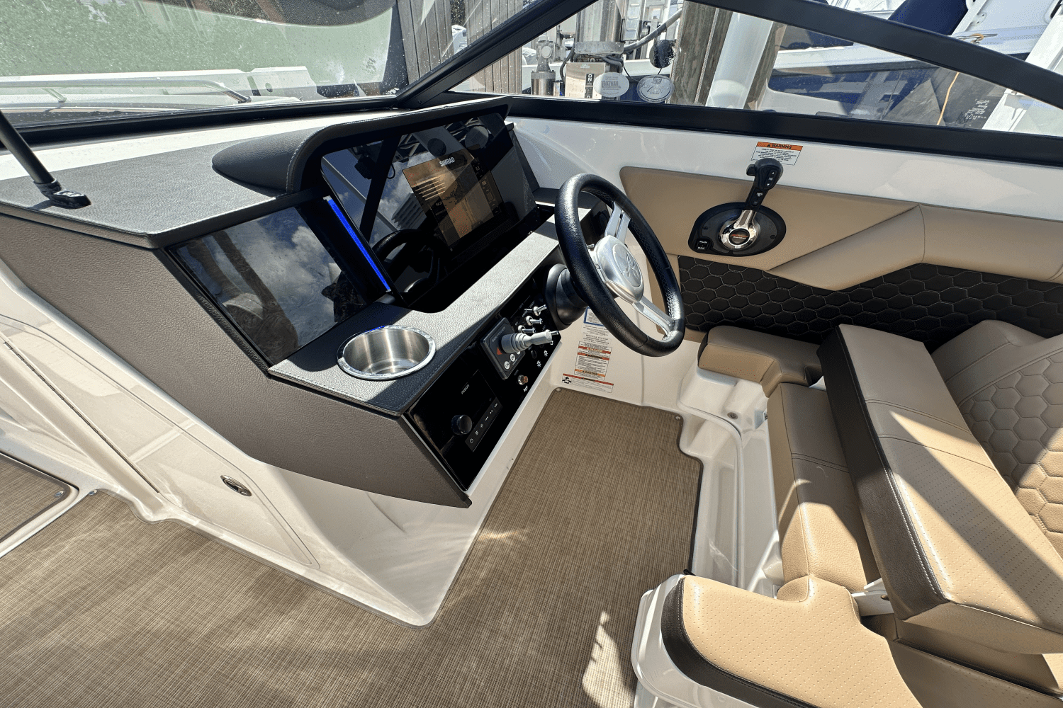 2019 Sea Ray 270 SDX OUTBOARD Image Thumbnail #9