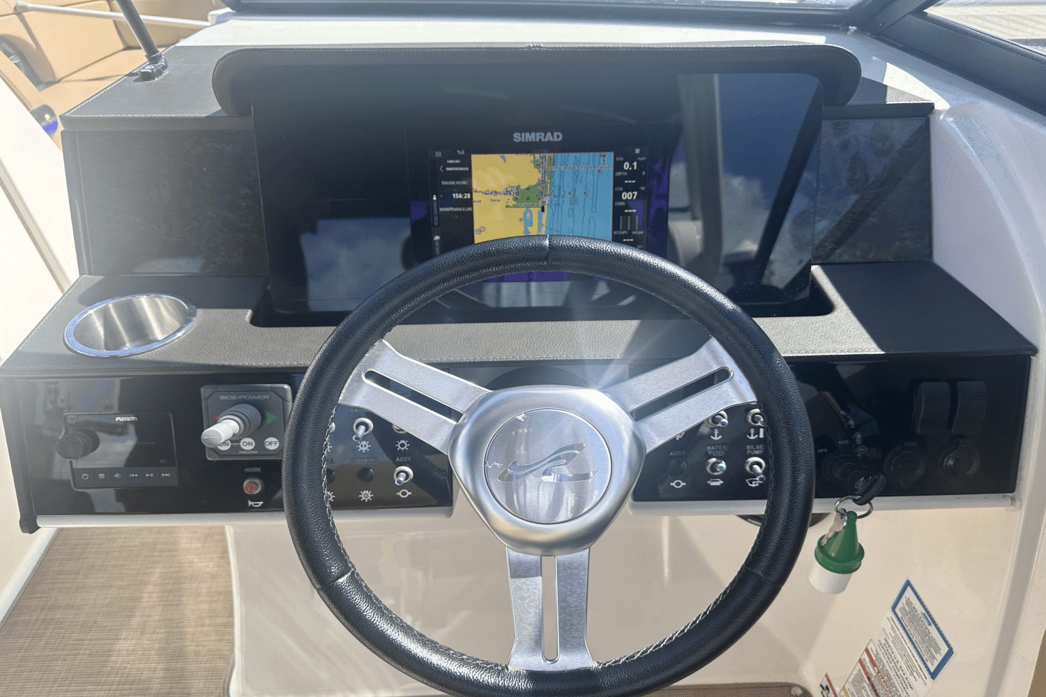 2019 Sea Ray 270 SDX OUTBOARD Image Thumbnail #2