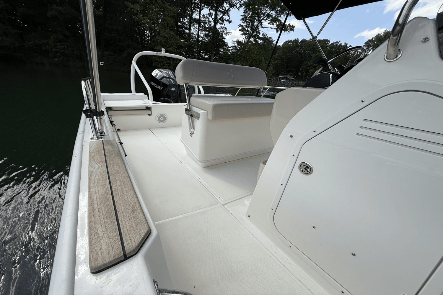 2024 Boston Whaler 210 MONTAUK Image Thumbnail #36