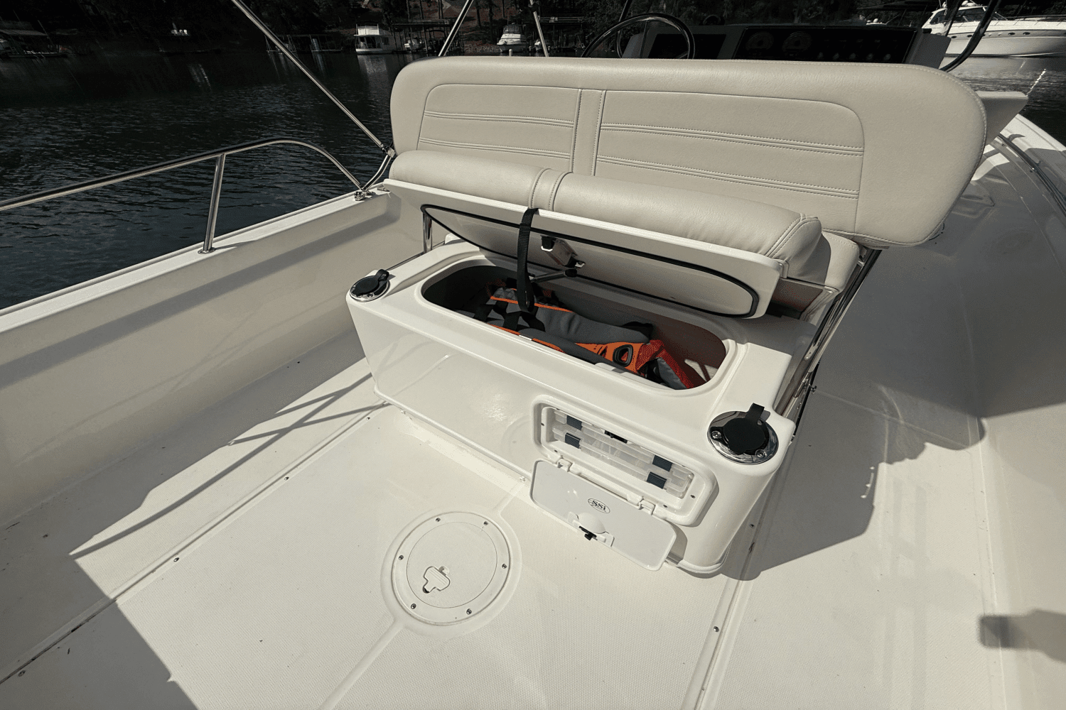 2024 Boston Whaler 210 MONTAUK Image Thumbnail #33