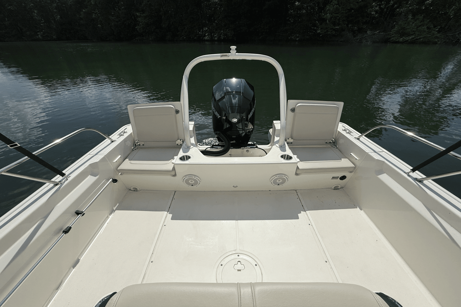 2024 Boston Whaler 210 MONTAUK Image Thumbnail #27