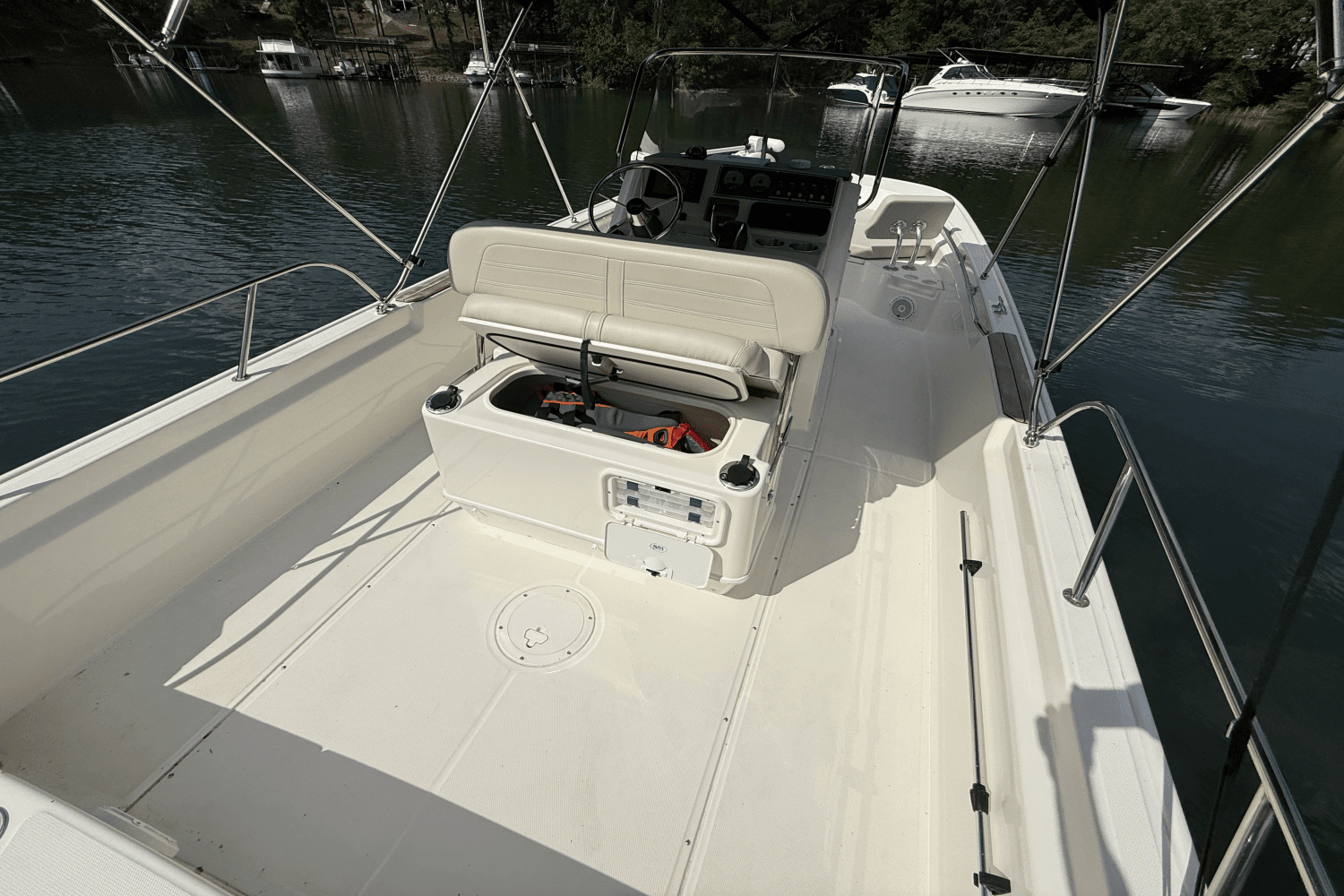 2024 Boston Whaler 210 MONTAUK Image Thumbnail #32