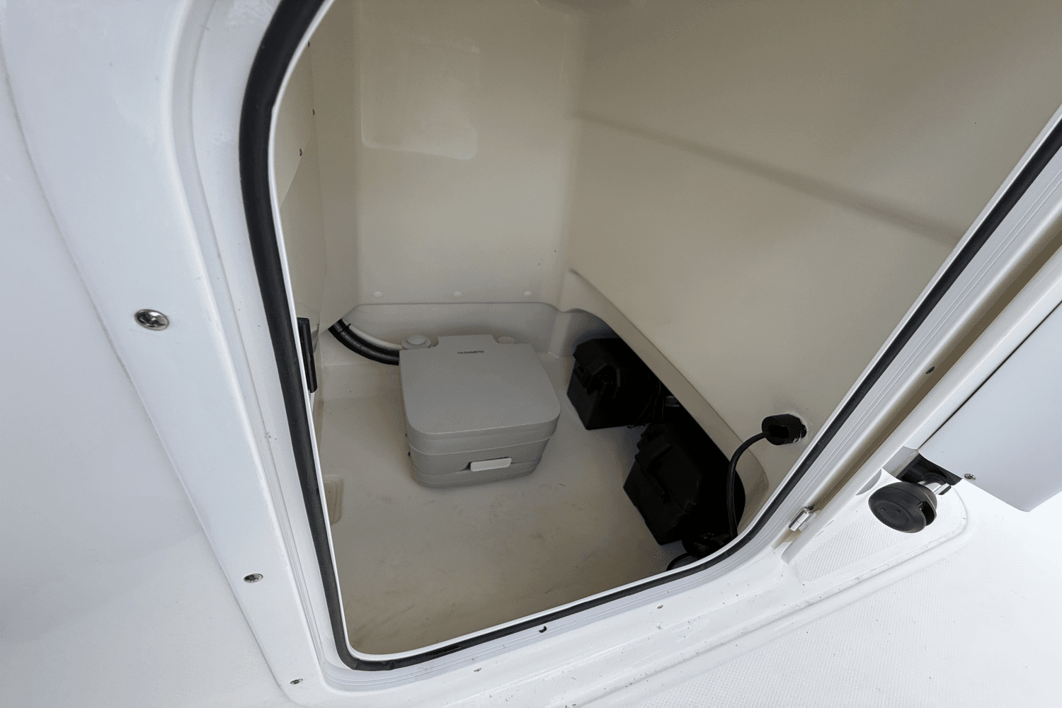 2024 Boston Whaler 210 MONTAUK Image Thumbnail #48