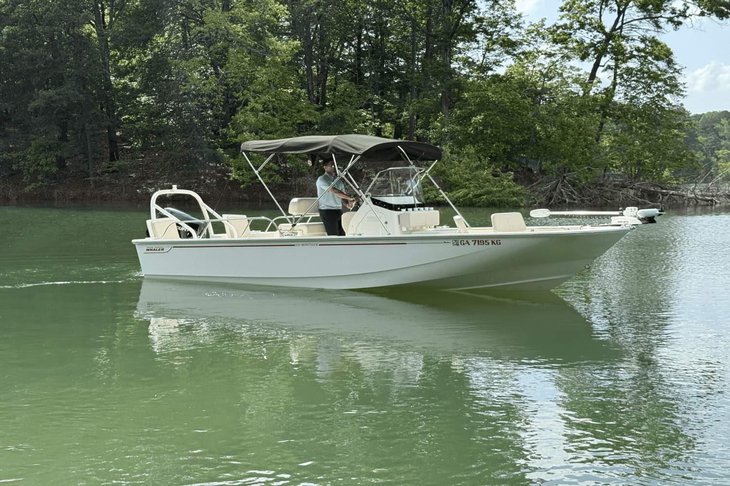 2024 Boston Whaler 210 MONTAUK Image Thumbnail #12