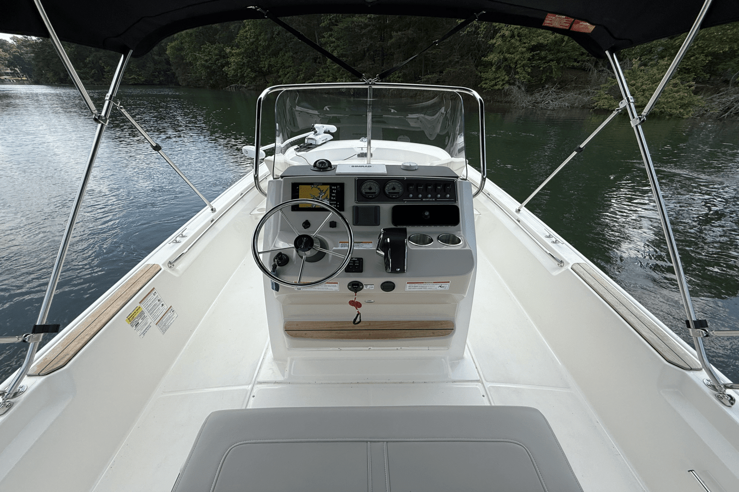 2024 Boston Whaler 210 MONTAUK Image Thumbnail #38