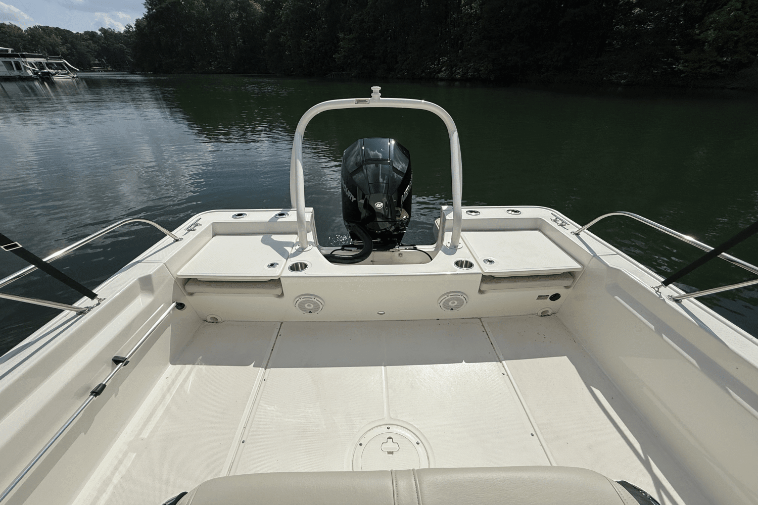 2024 Boston Whaler 210 MONTAUK Image Thumbnail #28