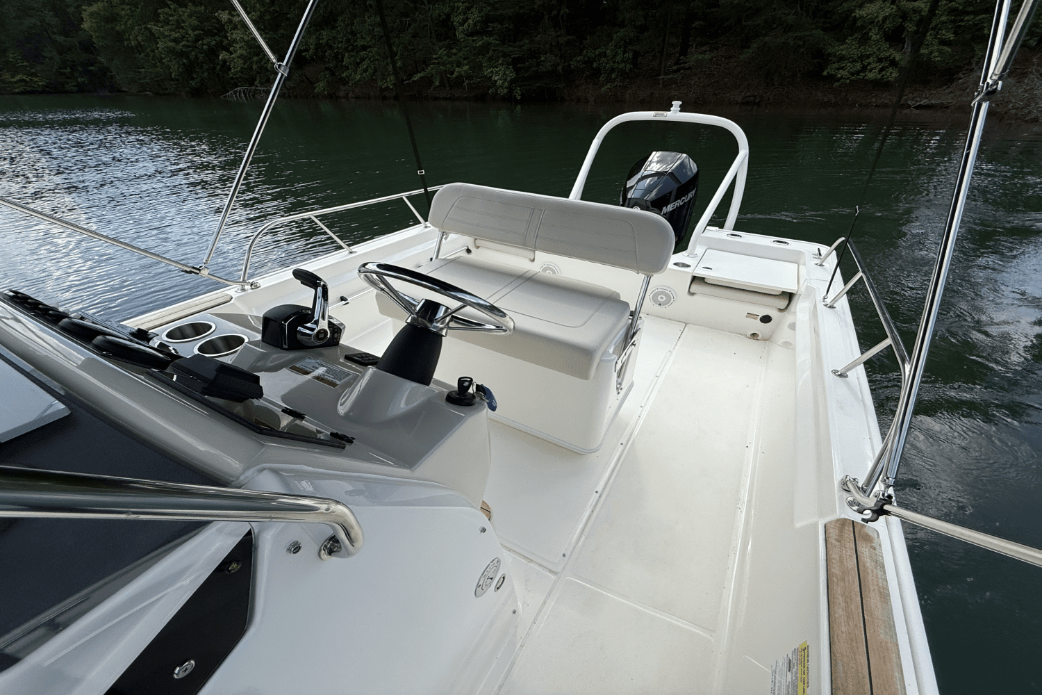 2024 Boston Whaler 210 MONTAUK Image Thumbnail #37