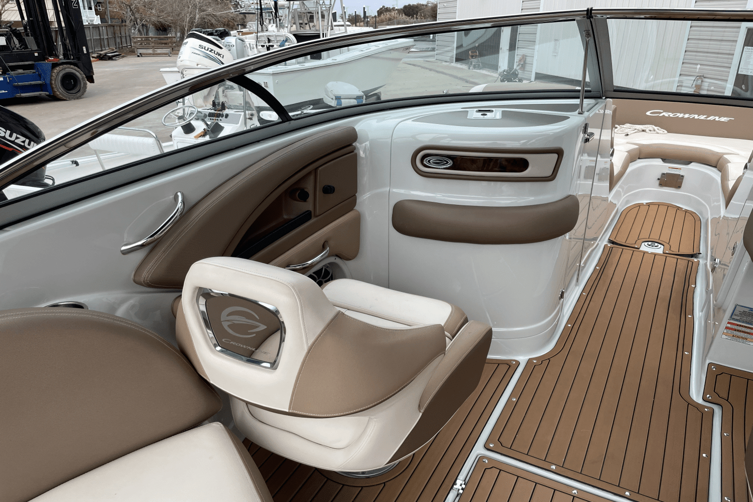 2019 Crownline ECLIPSE E275 XS Image Thumbnail #16