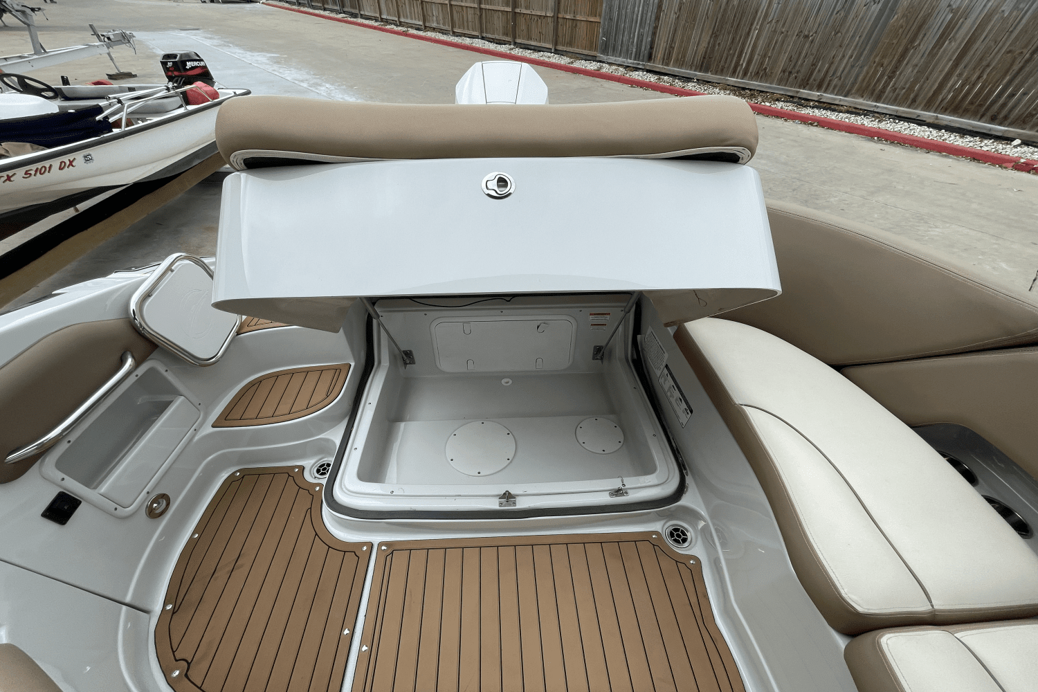 2019 Crownline ECLIPSE E275 XS Image Thumbnail #14