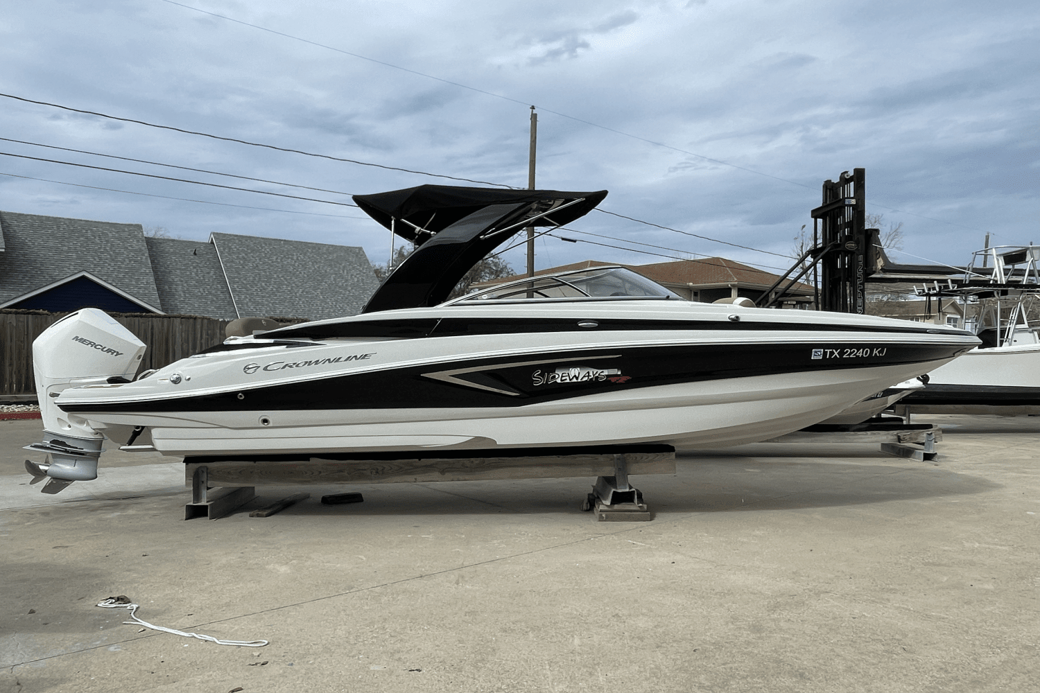 2019 Crownline ECLIPSE E275 XS Image Thumbnail #3