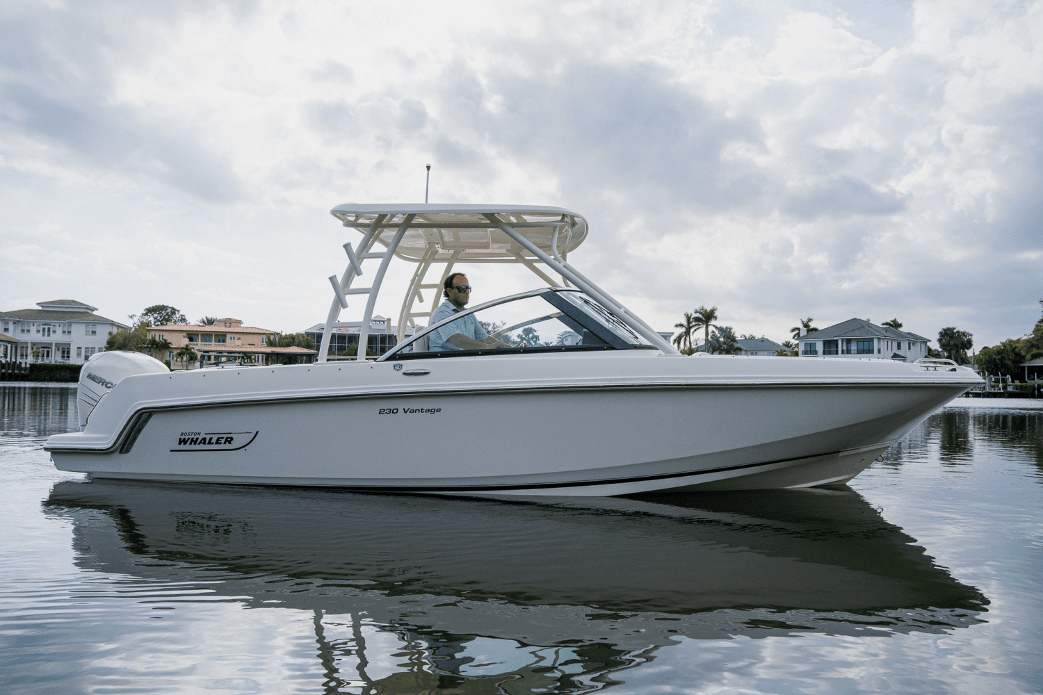 2018 Boston Whaler 230 VANTAGE Image Thumbnail #14