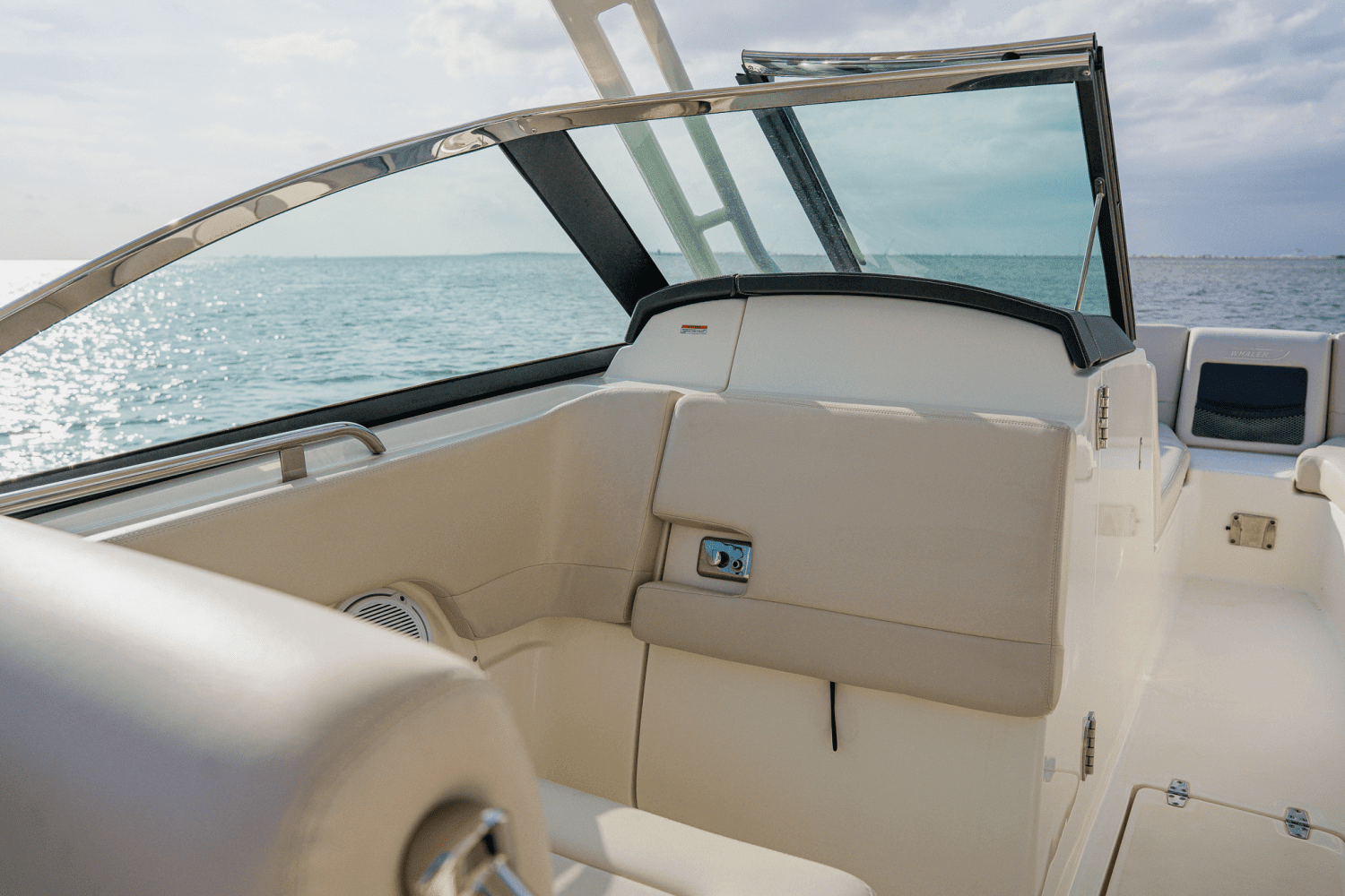 2018 Boston Whaler 230 VANTAGE Image Thumbnail #58