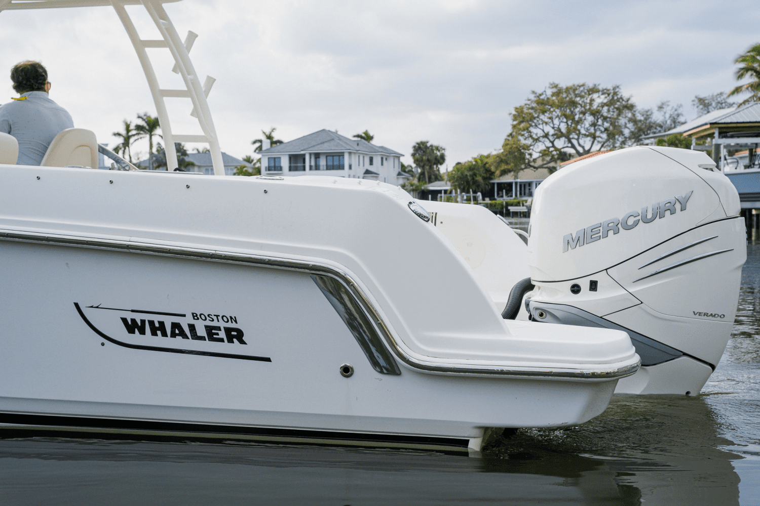 2018 Boston Whaler 230 VANTAGE Image Thumbnail #6
