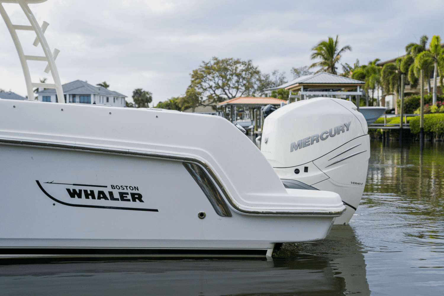 2018 Boston Whaler 230 VANTAGE Image Thumbnail #5