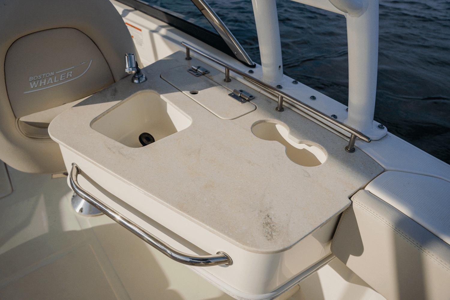 2018 Boston Whaler 230 VANTAGE Image Thumbnail #27